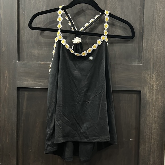 NEW W/T Med Tank - Picture 2 of 4